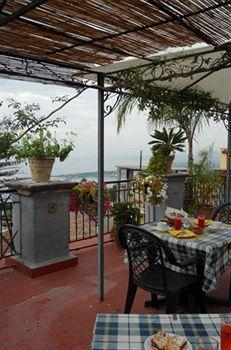 Floresta Couette-café Taormine